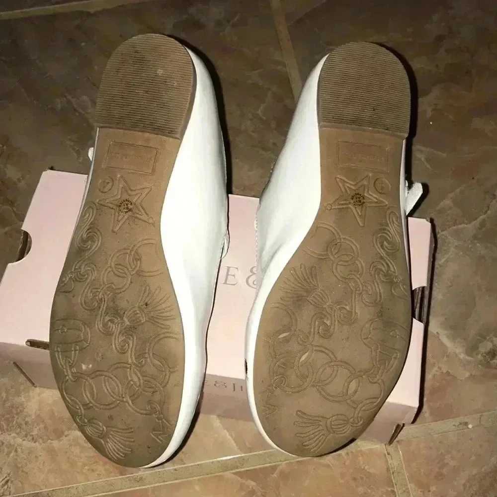 Christie & Jill Size 4 White Patent Flats with Strap. Preloved